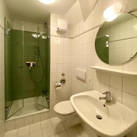 Elbstrom, 27 شقة *